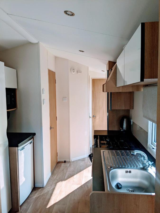 4 Berth Couples And Family Caravan In Beautiful Newquay Bay Resort エクステリア 写真